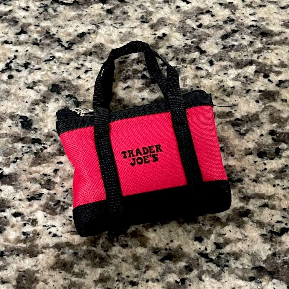 trader joe’s mini bag (not bring sold now!)